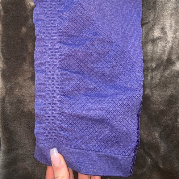 Purple lululemon cropped compression style - Picture 4 of 6
